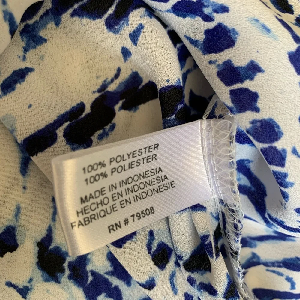 VIOLET & CLAIRE (Anthropologie) Mermaid Print Blouse With Cap Sleeves Blue Small - Picture 6 of 7